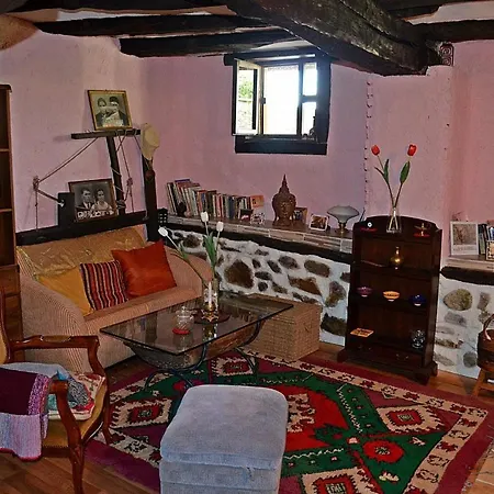 Room In Guest Room - Adart Home - Mountain Art Space